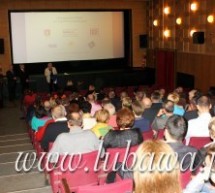 Kosmiczna „Grawitacja” rozpoczęła erę 3D w Kinie Pokój Kosmiczna „Grawitacja” rozpoczęła erę 3D w Kinie Pokój