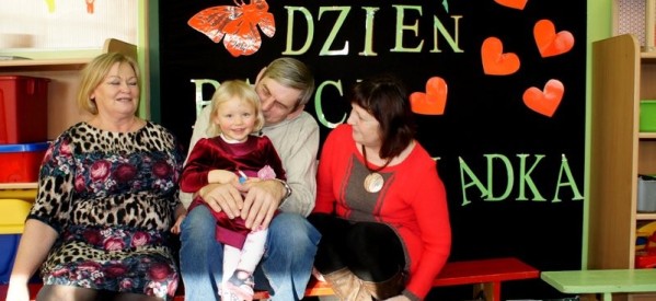 „Babciu i Dziadku coś Wam dam!” Małe Misie podziękowały dziadkom „Babciu i Dziadku coś Wam dam!” Małe Misie podziękowały dziadkom