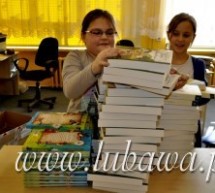 100 książek trafiło na półki Biblioteki Szkolnej 100 książek trafiło na półki Biblioteki Szkolnej