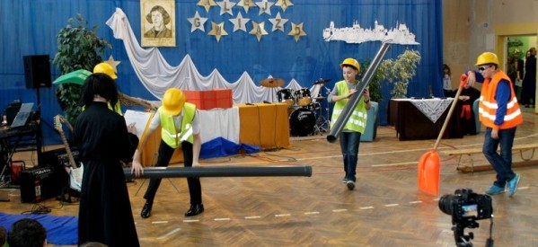 Święto szkoły na wesoło Święto szkoły na wesoło