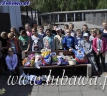 Uczniowie ze Szkoły Podstawowej w odwiedzinach w schronisku dla zwierząt Uczniowie ze Szkoły Podstawowej w odwiedzinach w schronisku dla zwierząt