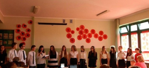 Dzień Matki w Gimnazjum Dzień Matki w Gimnazjum