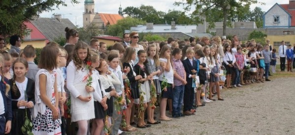 Ostatni dzwonek w podstawówce Ostatni dzwonek w podstawówce