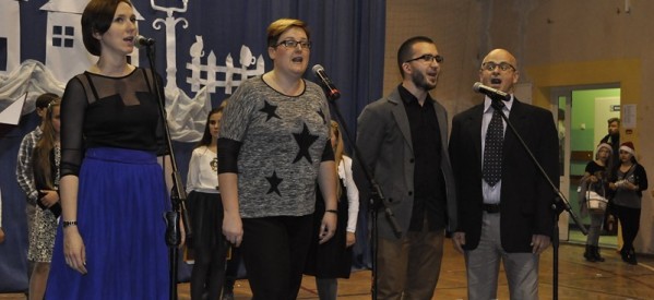 Koncert Świąteczny w Szkole Podstawowej Koncert Świąteczny w Szkole Podstawowej