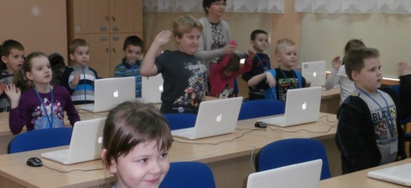 „Smerfy” w pracowni komputerowej „Smerfy” w pracowni komputerowej