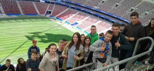 „Kibicuj z klasą”-  lubawscy gimnazjaliści na stadionie Legii Warszawa „Kibicuj z klasą”-  lubawscy gimnazjaliści na stadionie Legii Warszawa