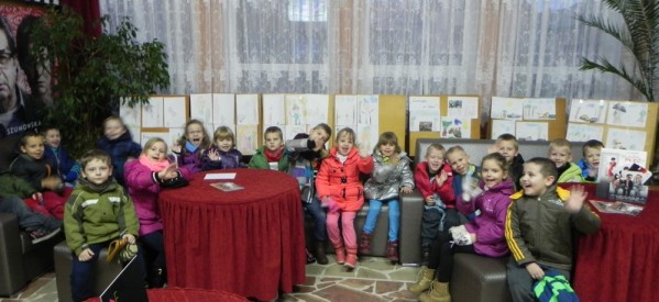 Wystawa prac Krasnali 2 w lubawskim kinie Wystawa prac Krasnali 2 w lubawskim kinie