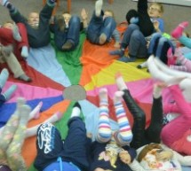 Zabawy z chustą Zabawy z chustą