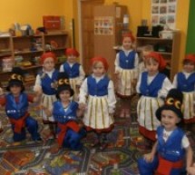 Motylki w strojach lubawskich Motylki w strojach lubawskich