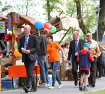 Scena Cittaslow i stoiska promocyjne miast Scena Cittaslow i stoiska promocyjne miast