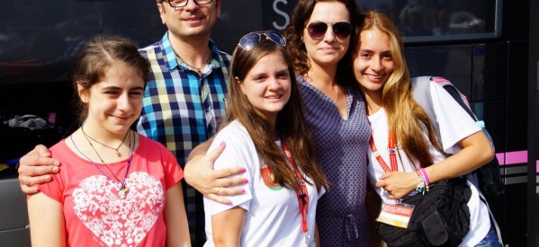 Radość z okazji spotkania, łzy z konieczności rozstania Radość z okazji spotkania, łzy z konieczności rozstania