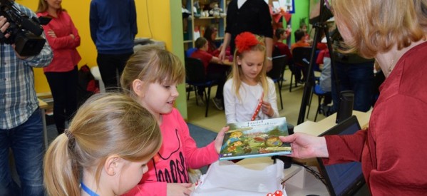 „Randka w ciemno z książką” w Szkole Podstawowej „Randka w ciemno z książką” w Szkole Podstawowej