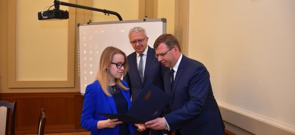 XXIII sesja Sejmu Dzieci i Młodzieży w Warszawie z udziałem uczniów z Gimnazjum w Lubawie