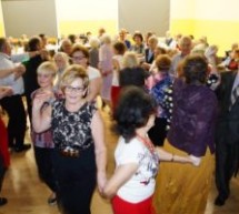 Seniorzy tanecznym krokiem inaugurowali Lubawską Kartę Seniora