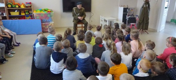 Lekcja historii w Przedszkolu Miejskim Lekcja historii w Przedszkolu Miejskim