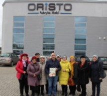 Seniorzy zwiedzili firmę ORiSTO